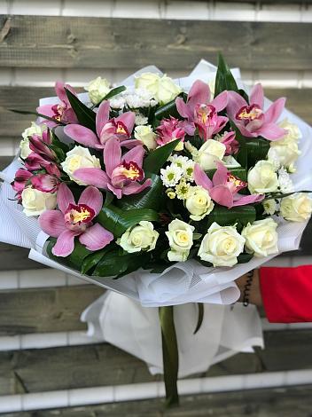 Букет цветов из: Розы и Хризантемы в Облучье