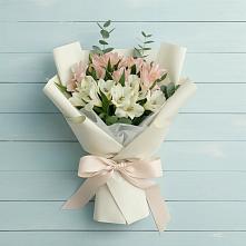 Букет цветов из:  Альстромерии в Облучье