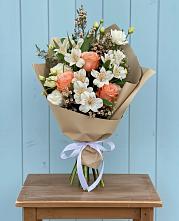 Букет цветов из:  Альстромерии, Лизиантусы, Розы и Хризантемы #REPLACE_PRED# Облучье