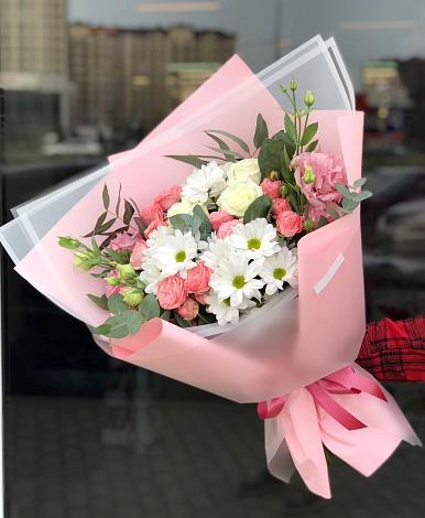 Букет цветов из: Розы, Лизиантусы и Хризантемы в Облучье